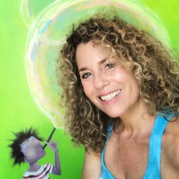 Meet your Posher, Claudia - Picture 1 of 1